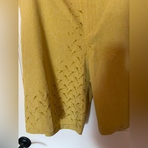 Ocean Surfari men’s hybrid gold swim shorts 38 pattern change when wet